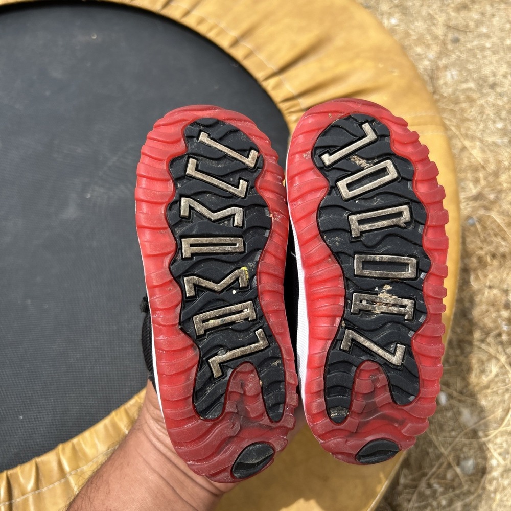 air jordan bred 11 size 8c toddler - Picture 8 of 8